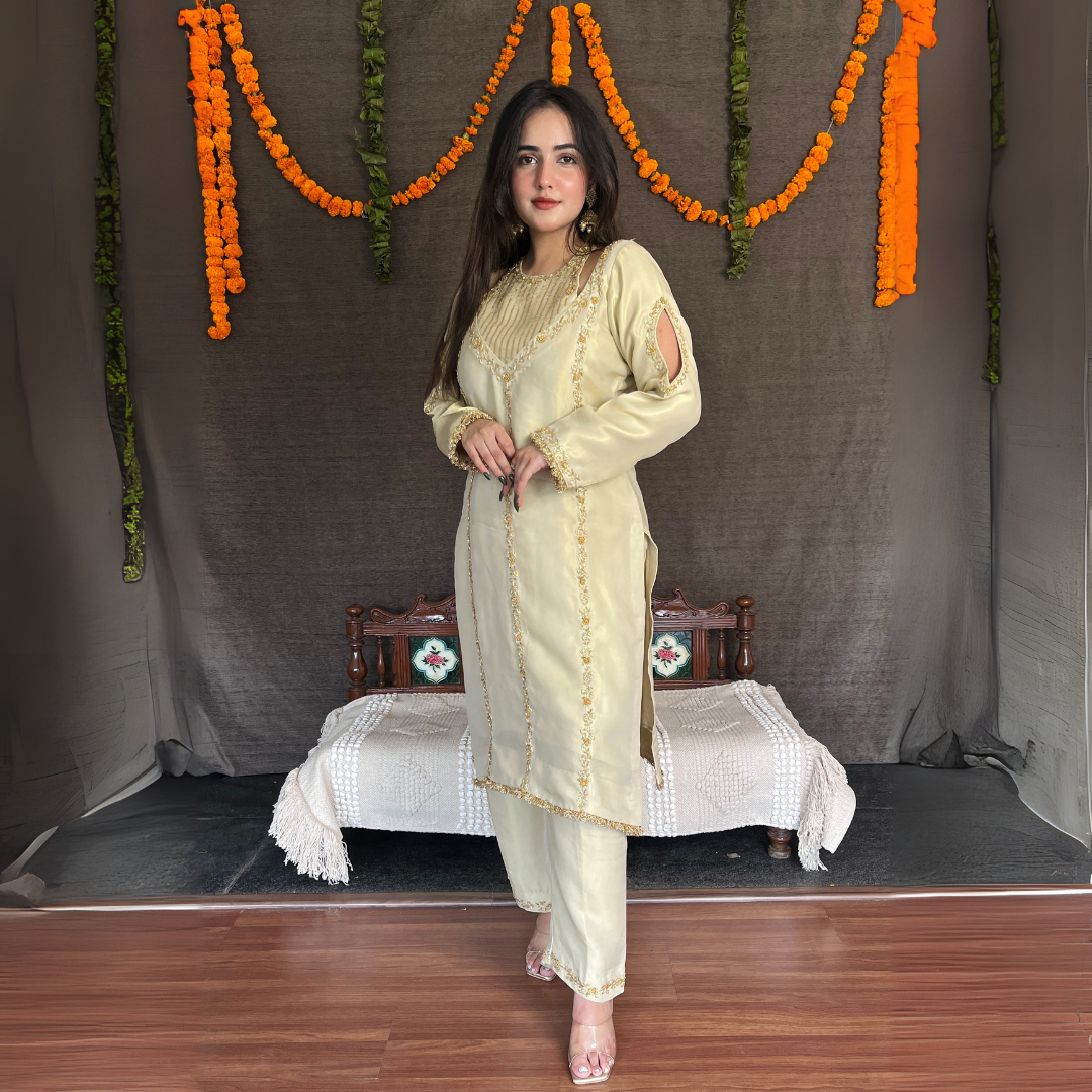 Sunehra Khwaab Set
