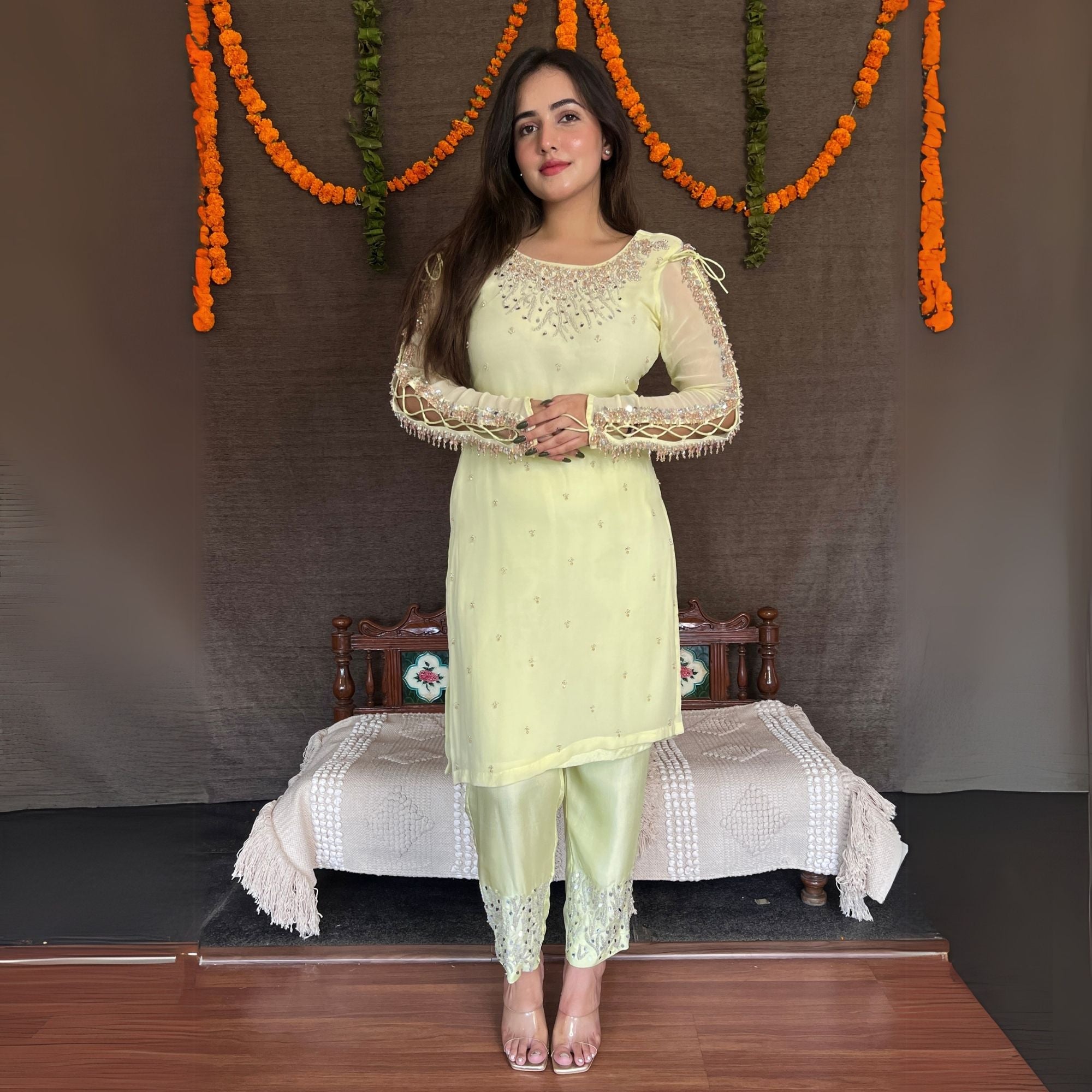 Chand Baazu Kurta Set